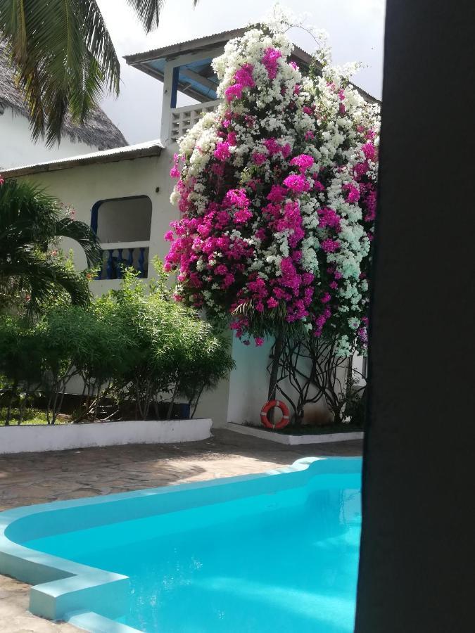 Chiky Villa Watamu Exterior photo